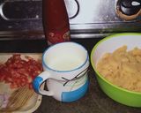 A picture of step 1 of Red sauce macroni.