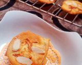 Foto langkah ke 3 dari resep Almond Crispy Cheese Cookies.