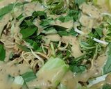 Hình bước làm 2 của món Salad cá cơm chiên giòn