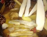 รูปขั้นตอนการทำที่ 2 ของ ซุปน่องไก่ตุ๋นยาจีน (Chinese Herbal Braised Chicken Soup)
