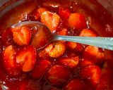Foto langkah ke 8 dari resep Strawberry new york cheesecake.