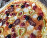 صورة لخطوة 3 من وصفة بيتزا منزلية لذيذة 😋😋