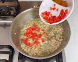 भरलेली ढोबळी मिरची/ भरलेली शिमला मिरची/ stuffed Shimla mirchi/ stuffed capsicum - मराठी रेसिपी रेसिपी स्टेप 4 फोटो