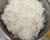 राइस वर्मिसेली(rice vermicelli recipe in Hindi) रेसिपी चरण 1 फोटो