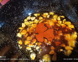 Foto del paso 6 de la receta: Col con patatas, huevo Mollet y refrito de ajos
