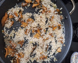 Foto del paso 4 de la receta: Arroz con butifarra negra y níscalos (rovellons)