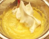 Pillekönnyű meggyes süti kevert tésztából recept fázis 3 fotója