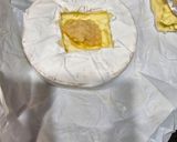صورة لخطوة 3 من وصفة بف باستري بالنقانق وجبن البري Brie cheese بطريقة مختلفة
