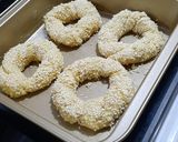 Foto langkah ke 5 dari resep Turkish Sesame Bagel.