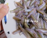 Hình bước làm 1 của món Cá lòng tong và tôm sông kho khô