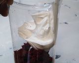 A picture of step 2 of Strawberry cheese delight.