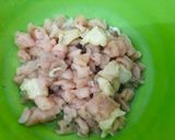 Foto langkah ke 1 dari resep Nasi Tim Ayam Sosis Kecap.