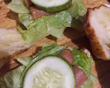Foto langkah ke 3 dari resep Mini Croissant Sanwich.