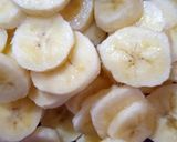 A picture of step 2 of Khatti Fruit Chaat.