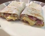 รูปขั้นตอนการทำที่ 3 ของ Ham cheese Tortilla wrap / ทอร์เทียไส้ทะลัก สไตล์ฝรั่ง easy breakfast