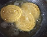 खुसखुशीत चकली (chakali recipe in marathi) रेसिपी स्टेप 3 फोटो 
