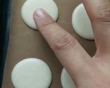 Foto langkah ke 8 dari resep Macaron Dengan Tepung Terigu dengan metode Swiss meringue.