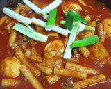 รูปขั้นตอนการทำที่ 4 ของ ต๊อกบกกิ สูตรเผ็ดแบบเกาหลีแท้ (매운 떡볶이)