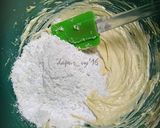Foto langkah ke 3 dari resep Sugar Cheese Cookies.