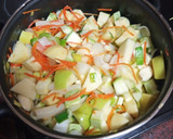 Foto del paso 3 de la receta: Crema de calabacín, puerro y manzana