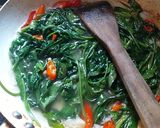 Foto langkah ke 2 dari resep Cah Kangkung.