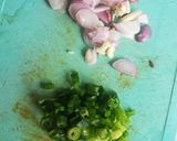 Foto langkah ke 2 dari resep Telur Ceplok Saus Pedas Manis.
