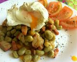 Foto del paso 5 de la receta Habitas con bacon y huevo escalfado
