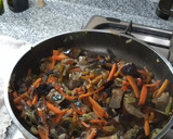Foto del paso 3 de la receta: Wok de vegetales y espaguetis 🍆🥕🧅🫑