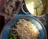 Hình bước làm 1 của món Bánh xèo tôm, rau sạch