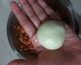 Foto langkah ke 4 dari resep Roti Goreng Sosis Bolognese.