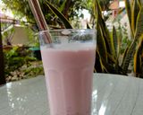 Foto langkah ke 2 dari resep Strawberry milk.