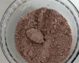 A picture of step 2 of Kerala brown rice puttu.