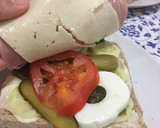Foto del paso 4 de la receta: Sándwich improvisado 🥚🧀🍞cena que sorprende 😋😋