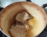 Foto del paso 3 de la receta: Costeletas de Cerdo con Salsa de Mostaza y Miel y Papas Noisette