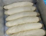 Gambar langkah 4 resipi Roti Manis.