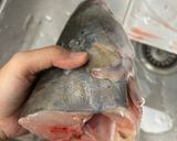 Hình bước làm 1 của món Canh Chua Đầu Cá Hú Nấu Lá Giang