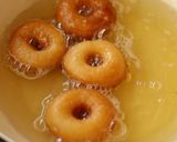 A picture of step 4 of Donuts.