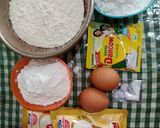 Foto langkah ke 1 dari resep Strawberry Heart Cookies.