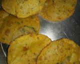 A picture of step 3 of Aloo poori.