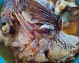 Foto langkah ke 3 dari resep Kepala ikan masak santan pedas.