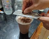 A picture of step 3 of Choco cold coffee.