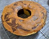 Foto langkah ke 9 dari resep Marmer cake 6 telur, Simple dan Ennakk.