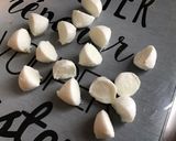 Une image de l'étape 1 de Pruneaux au jambon cru et mozzarella di buffala.