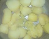 A picture of step 1 of Potatoes Balls.