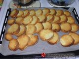 Τριμμένη φρυγανιά από μπαγιάτικο ψωμί
