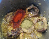 Foto del paso 3 de la receta: Guisado de patatas con cuello de cordero