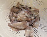 Foto del paso 1 de la receta: Calamars amb salsa americana i ametlles