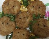 Hình bước làm 4 của món Cơm chiên giòn ăn kèm trứng cuộn (Onigiri chiên giòn)