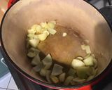 Une image de l'étape 2 de Souris d'agneau confites caramélisées au miel, thym, romarin et badiane.