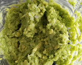 Foto del paso 6 de la receta: Ensalada de yuca y aguacate con mayonesa de hierbabuena